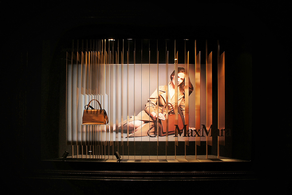 MaxMara_Harrods_02